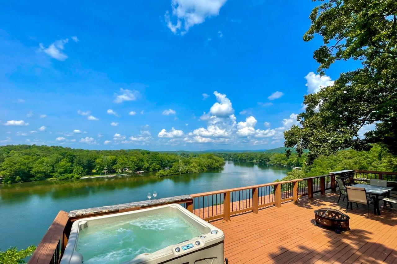 Hot Springs Waterfront Escape With Hot Tub! Villa Exterior photo